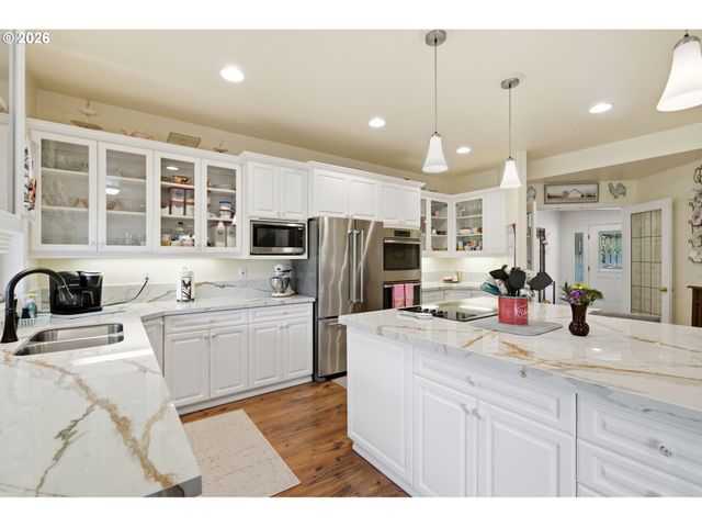10920 MARTIN Ln Ne, Aurora, OR 97002