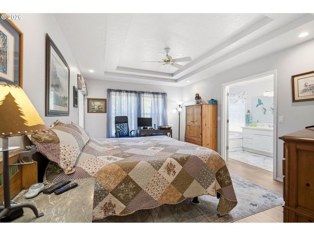 10920 MARTIN Ln Ne, Aurora, OR 97002