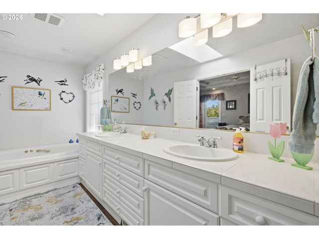 10920 MARTIN Ln Ne, Aurora, OR 97002