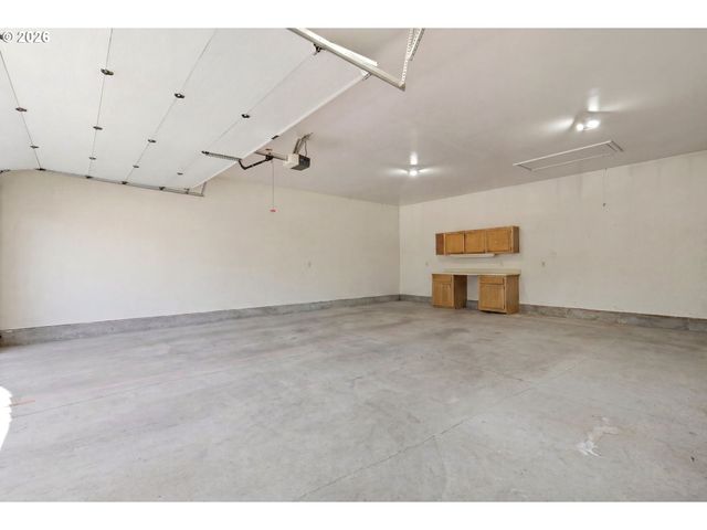 10920 MARTIN Ln Ne, Aurora, OR 97002