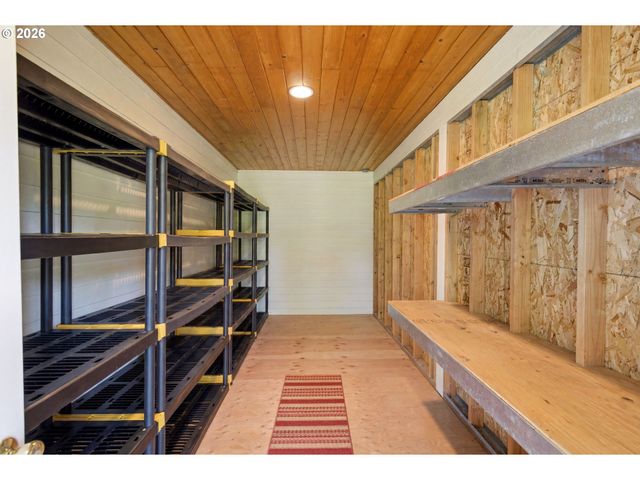 10920 MARTIN Ln Ne, Aurora, OR 97002