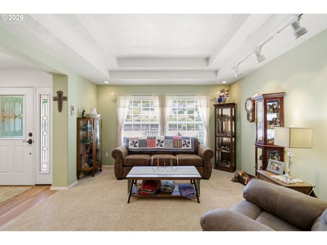 10920 MARTIN Ln Ne, Aurora, OR 97002
