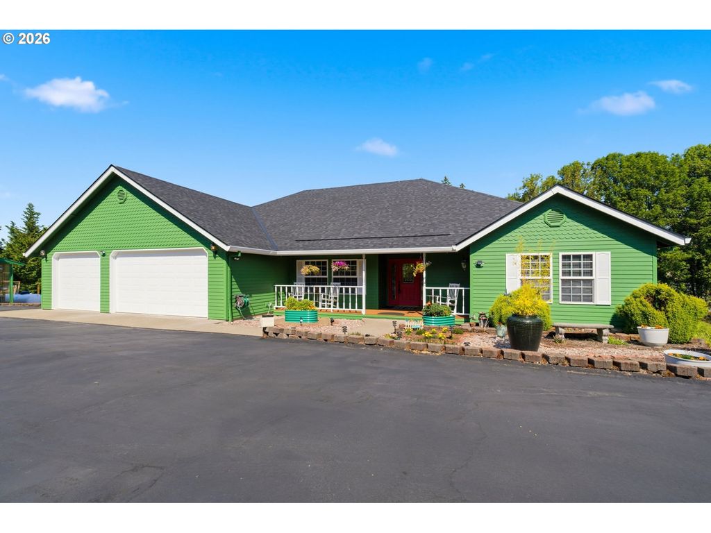 10920 MARTIN Ln Ne, Aurora, OR 97002