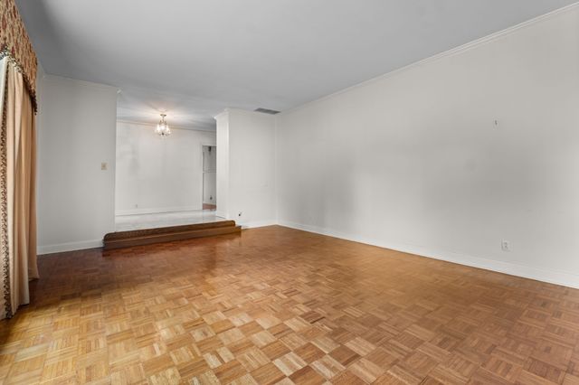 305 Castle Heights Ave, Lebanon, TN 37087