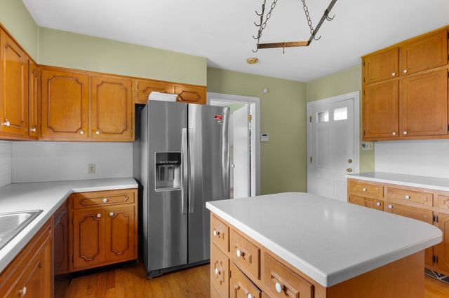 305 Castle Heights Ave, Lebanon, TN 37087