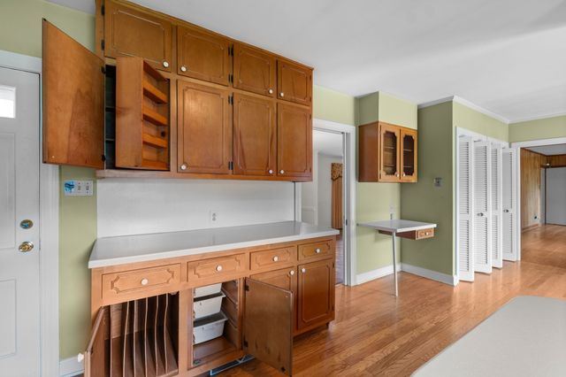 305 Castle Heights Ave, Lebanon, TN 37087