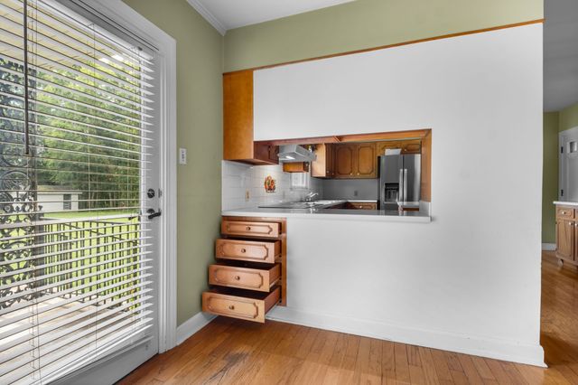 305 Castle Heights Ave, Lebanon, TN 37087