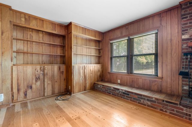 305 Castle Heights Ave, Lebanon, TN 37087