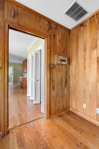 305 Castle Heights Ave, Lebanon, TN 37087