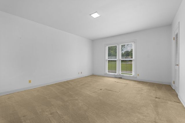 305 Castle Heights Ave, Lebanon, TN 37087