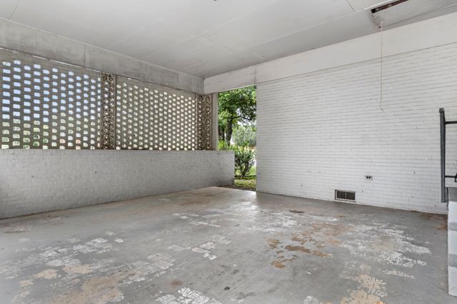 305 Castle Heights Ave, Lebanon, TN 37087