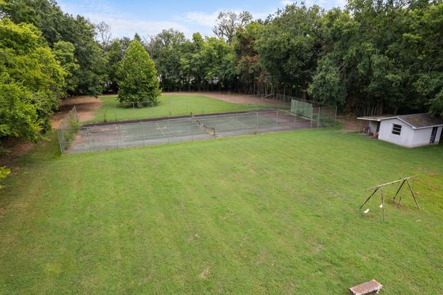 305 Castle Heights Ave, Lebanon, TN 37087