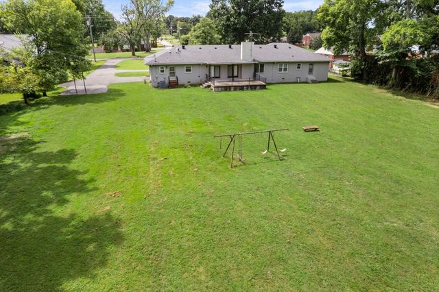 305 Castle Heights Ave, Lebanon, TN 37087