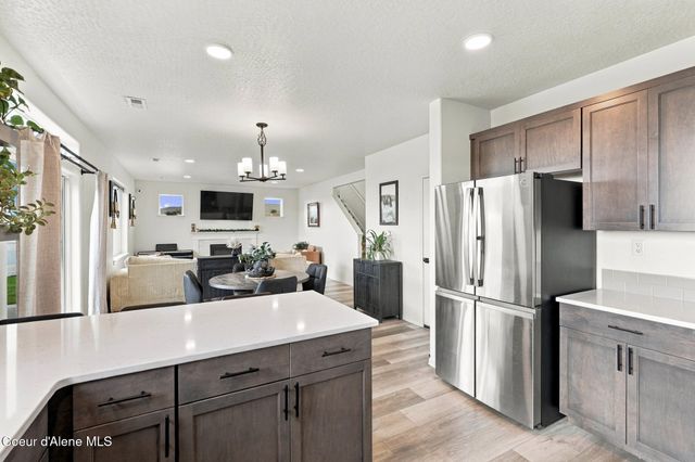 11769 N Banford LN, Rathdrum, ID 83858