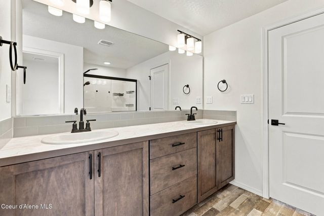 11769 N Banford LN, Rathdrum, ID 83858