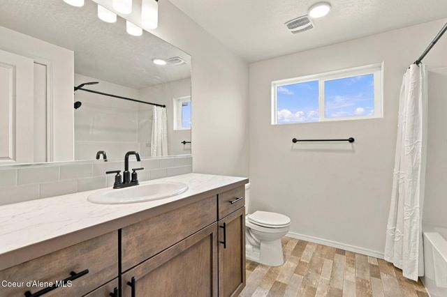 11769 N Banford LN, Rathdrum, ID 83858