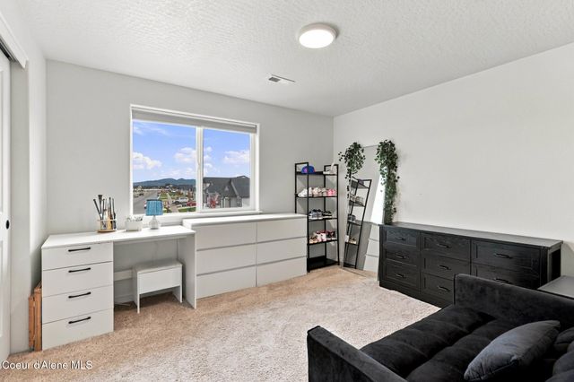11769 N Banford LN, Rathdrum, ID 83858