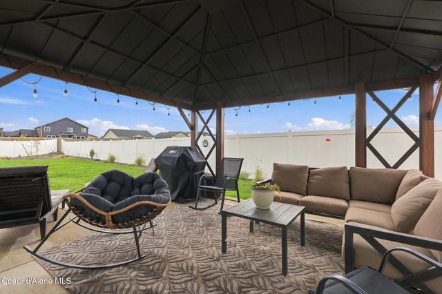 11769 N Banford LN, Rathdrum, ID 83858