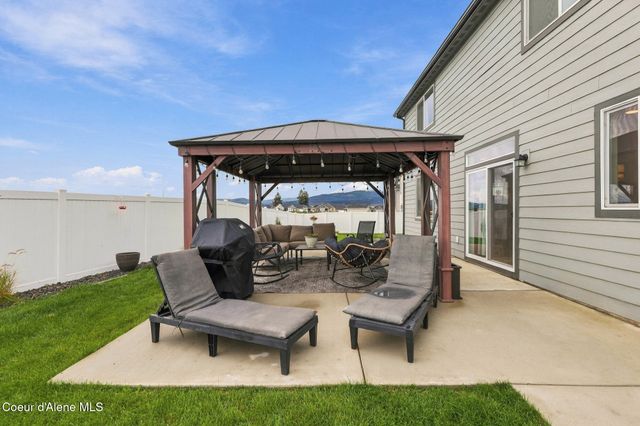 11769 N Banford LN, Rathdrum, ID 83858