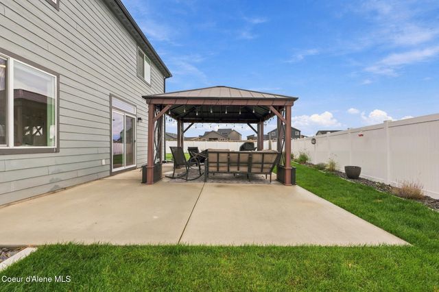 11769 N Banford LN, Rathdrum, ID 83858