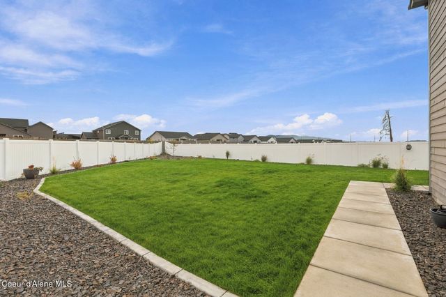 11769 N Banford LN, Rathdrum, ID 83858