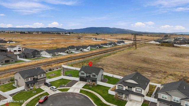 11769 N Banford LN, Rathdrum, ID 83858