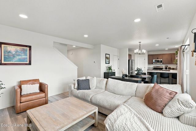 11769 N Banford LN, Rathdrum, ID 83858