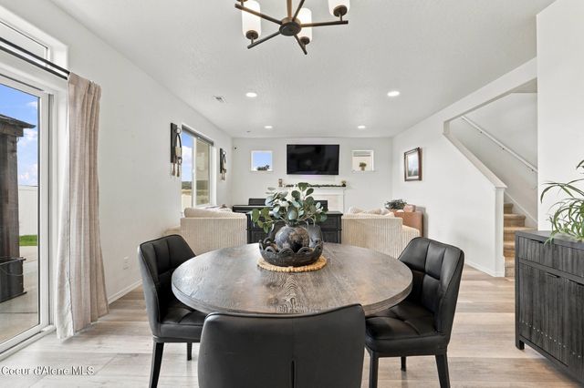 11769 N Banford LN, Rathdrum, ID 83858