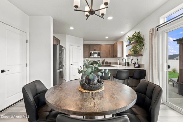 11769 N Banford LN, Rathdrum, ID 83858