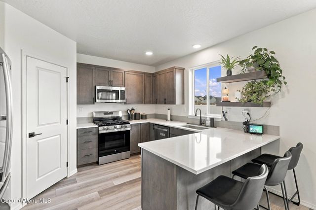11769 N Banford LN, Rathdrum, ID 83858