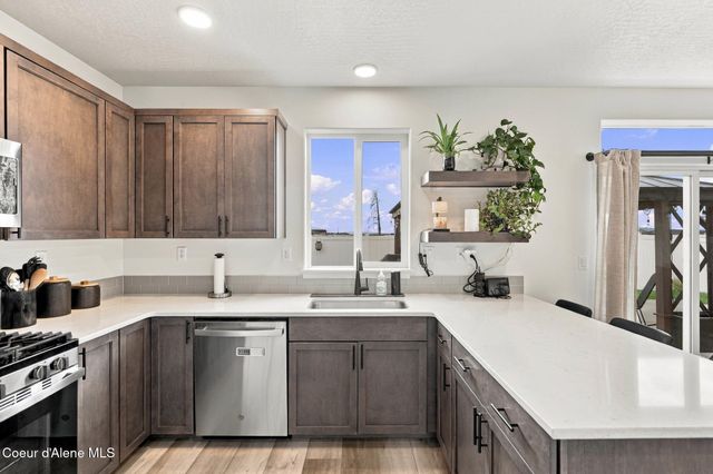 11769 N Banford LN, Rathdrum, ID 83858
