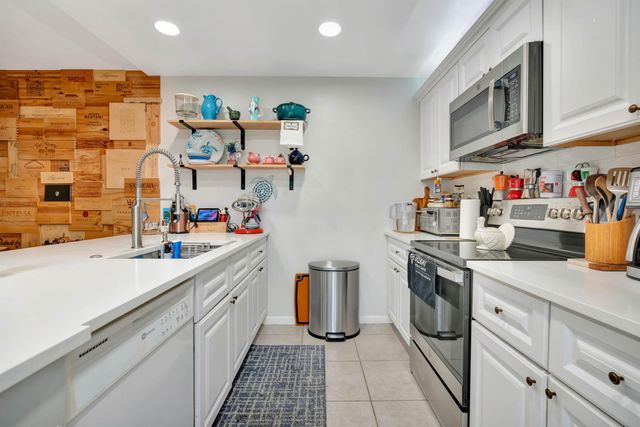 148 Heritage Way, West Palm Beach, FL 33407