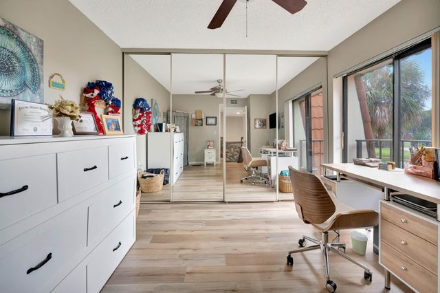 148 Heritage Way, West Palm Beach, FL 33407