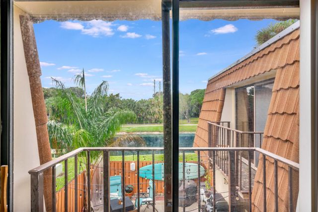 148 Heritage Way, West Palm Beach, FL 33407