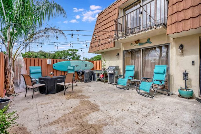 148 Heritage Way, West Palm Beach, FL 33407