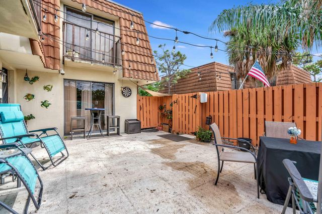 148 Heritage Way, West Palm Beach, FL 33407