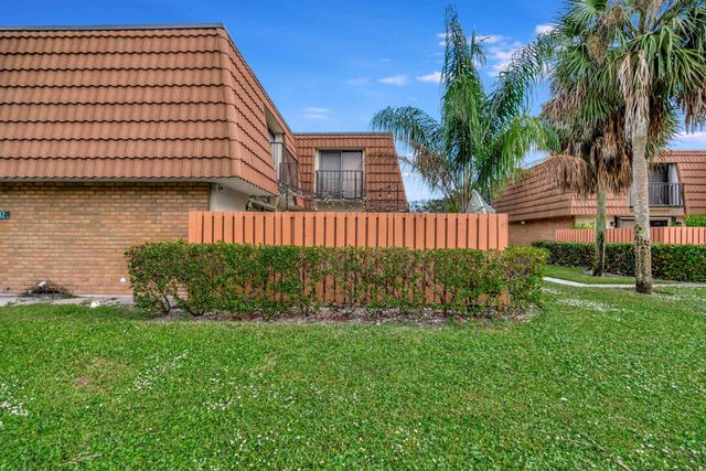 148 Heritage Way, West Palm Beach, FL 33407