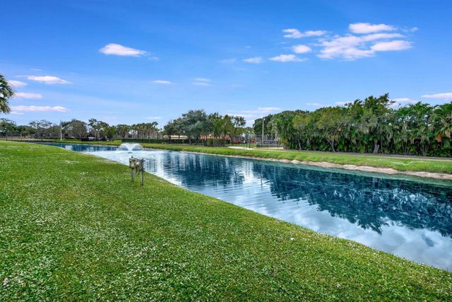 148 Heritage Way, West Palm Beach, FL 33407