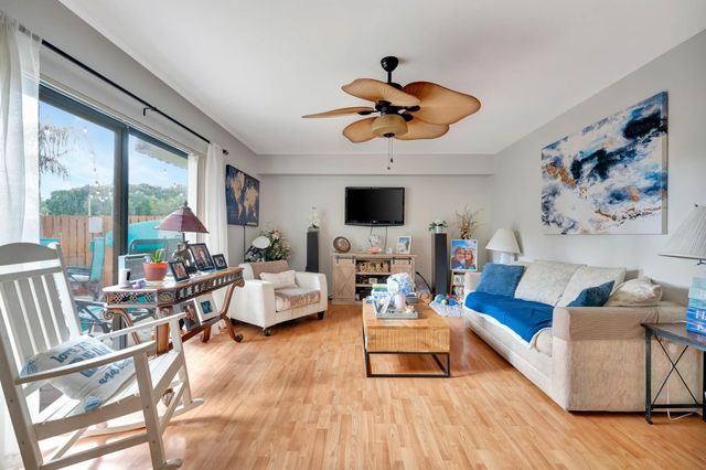 148 Heritage Way, West Palm Beach, FL 33407