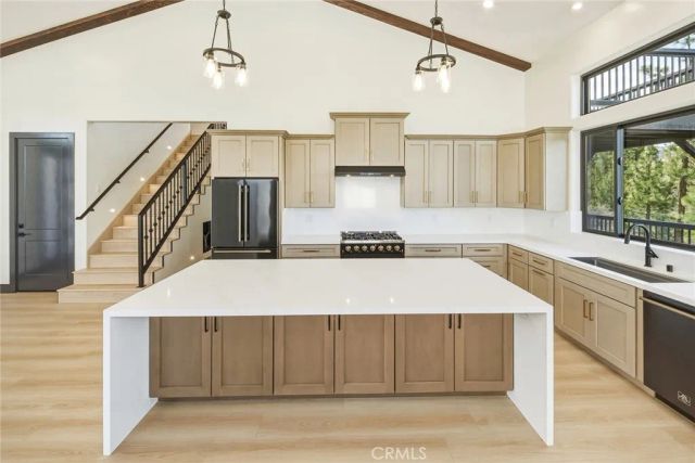 445 Woodcreek, Big Bear City, CA 92314