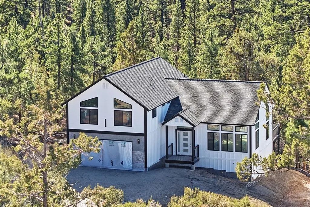 445 Woodcreek, Big Bear City, CA 92314