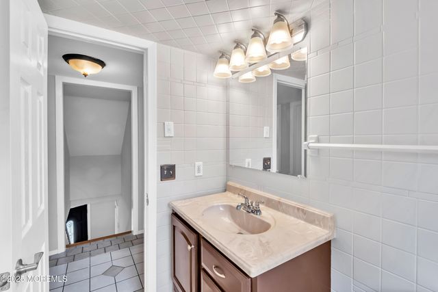 313 Shawnee Drive, Brick, NJ 08724