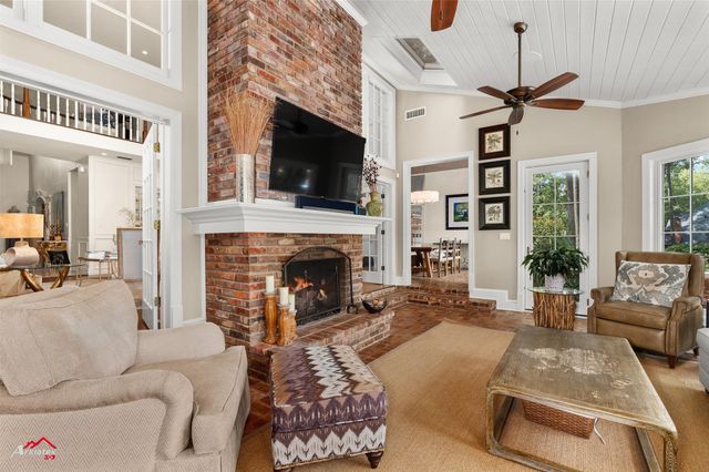 7211 Gilbert Drive, Shreveport, LA 71106