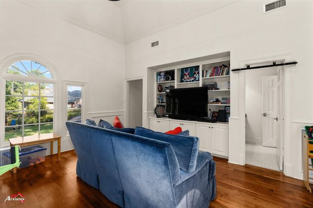 7211 Gilbert Drive, Shreveport, LA 71106