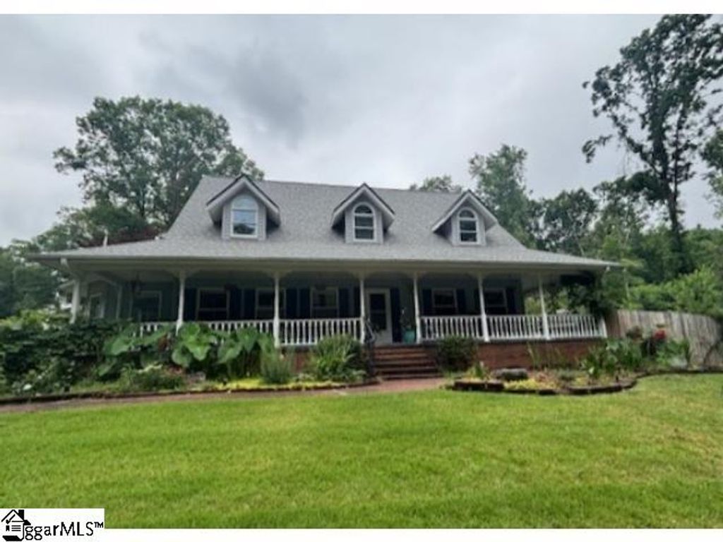 404 Hillpine Drive, Simpsonville, SC 29681