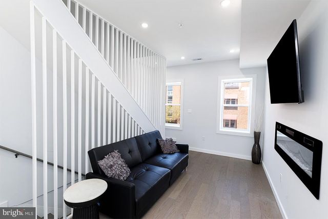 336 OAKDALE PL NW, Washington, DC 20001