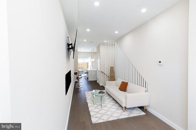 336 OAKDALE PL NW, Washington, DC 20001