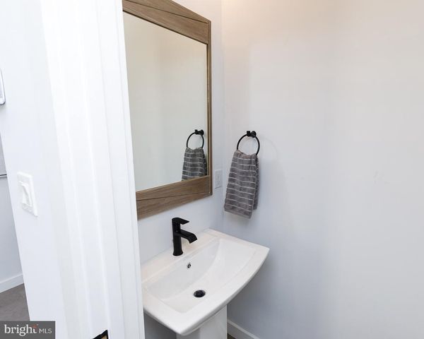336 OAKDALE PL NW, Washington, DC 20001
