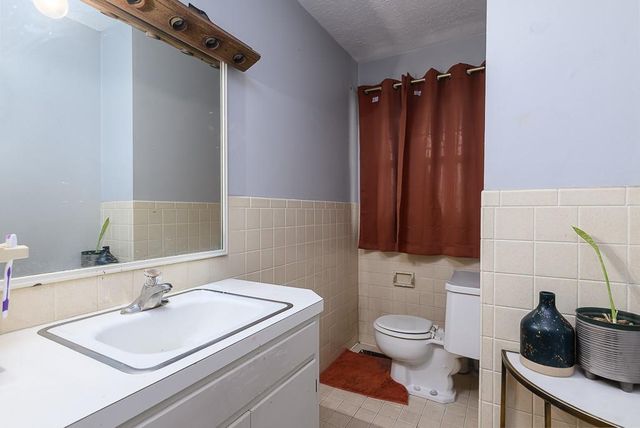 1103 W 19th Terrace, Lawrence, KS 66046