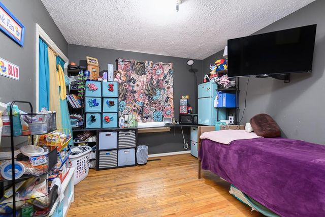 1103 W 19th Terrace, Lawrence, KS 66046